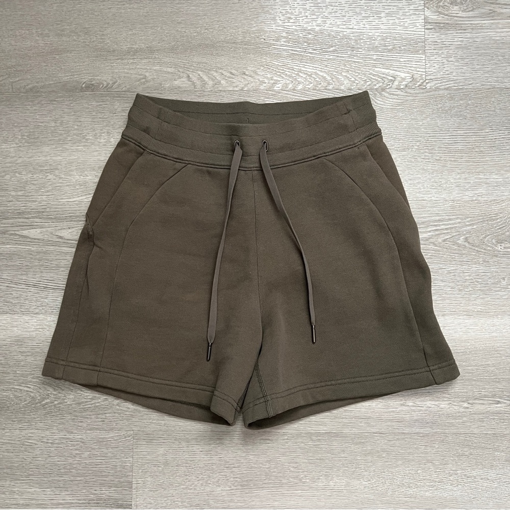 LULULEMON SCUBA HIGH-RISE SHORT 5”